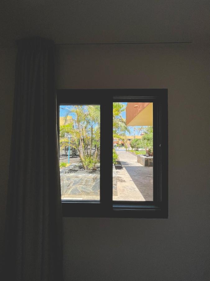 Seaside Apartment Corralejo : A Cozy Holiday Home In A Peaceful Well Located Green Complex エクステリア 写真