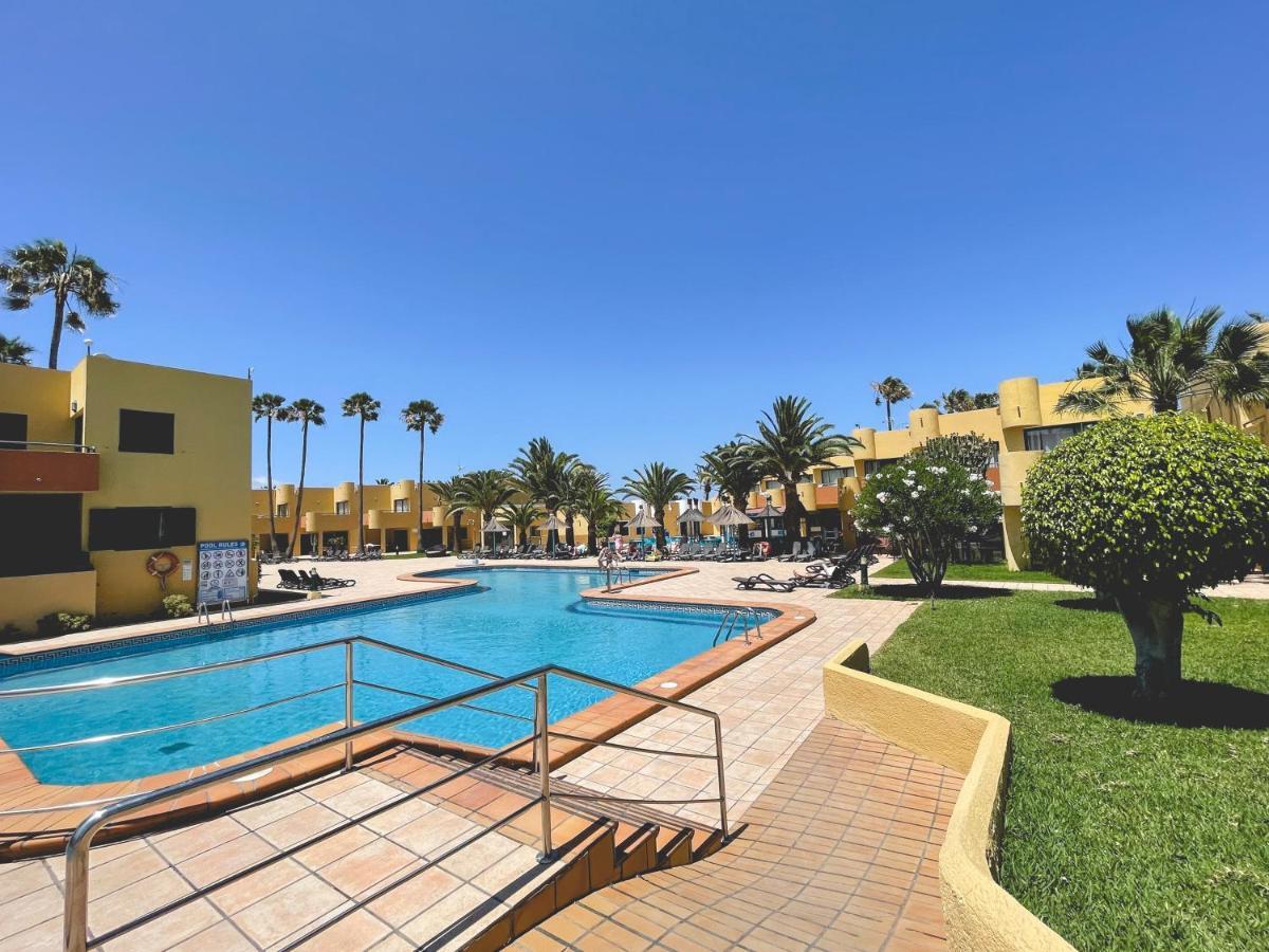 Seaside Apartment Corralejo : A Cozy Holiday Home In A Peaceful Well Located Green Complex エクステリア 写真