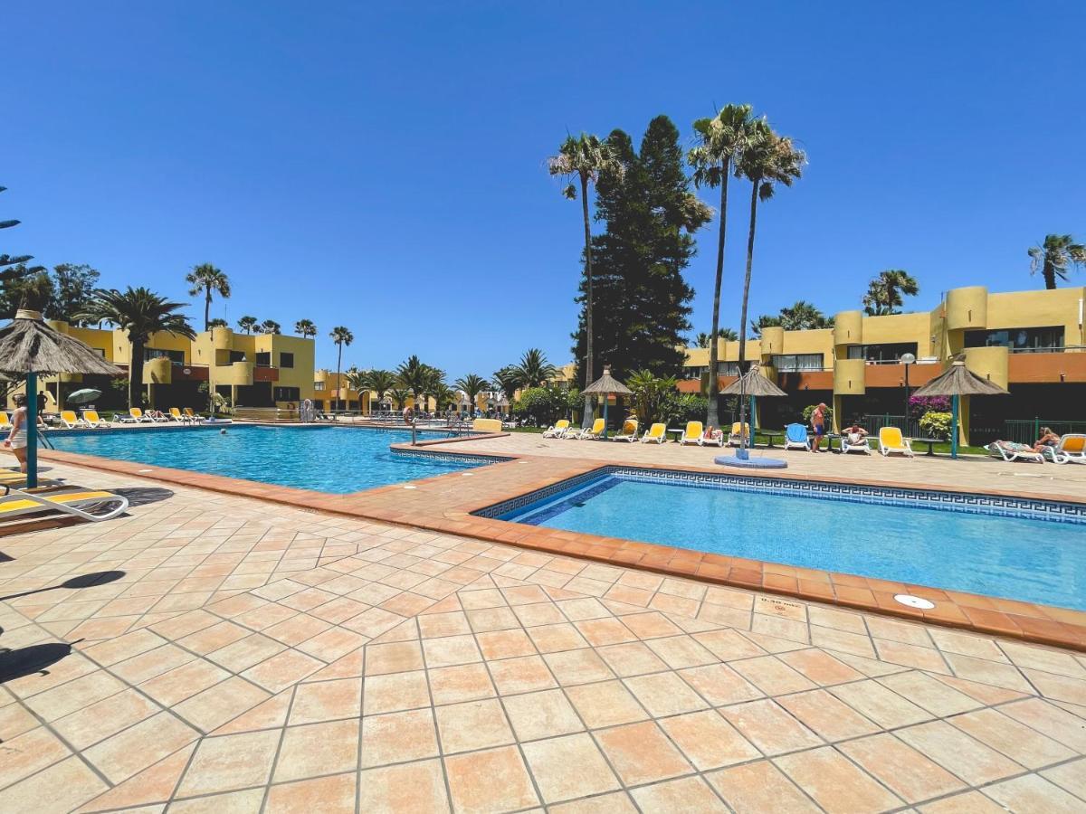 Seaside Apartment Corralejo : A Cozy Holiday Home In A Peaceful Well Located Green Complex エクステリア 写真