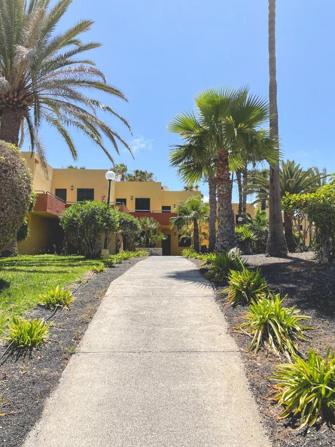 Seaside Apartment Corralejo : A Cozy Holiday Home In A Peaceful Well Located Green Complex エクステリア 写真